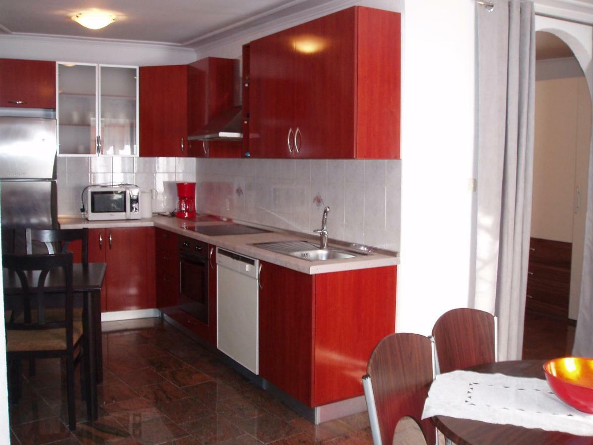 Apartment Oaza Ровин Екстериор снимка