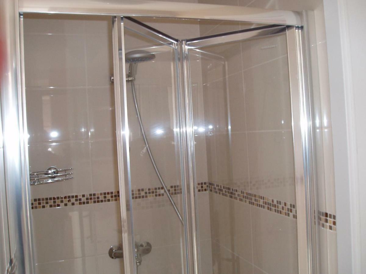 Apartment Oaza Ровин Екстериор снимка