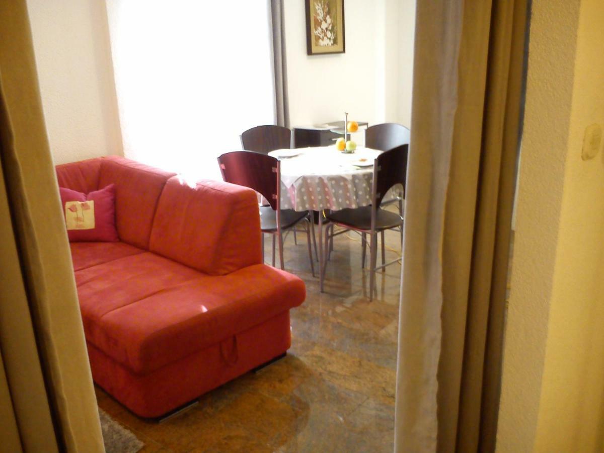 Apartment Oaza Ровин Екстериор снимка